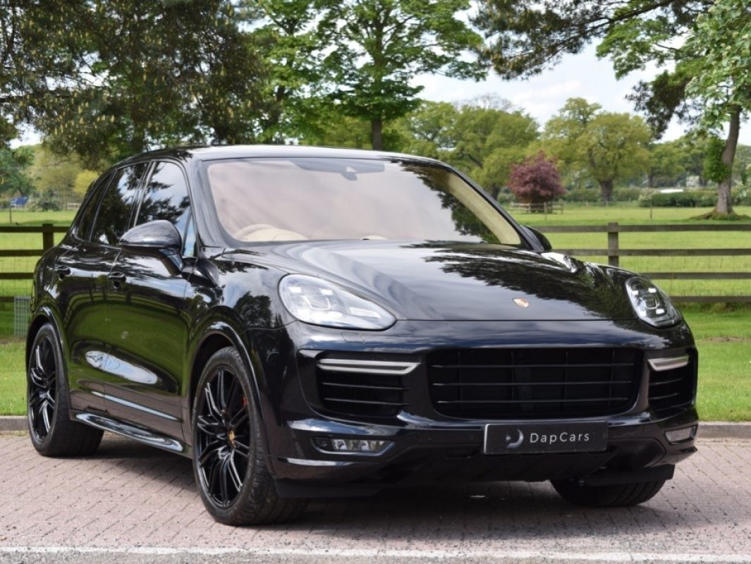 porsche-cayenne-estate-petrol-e117e0ead785